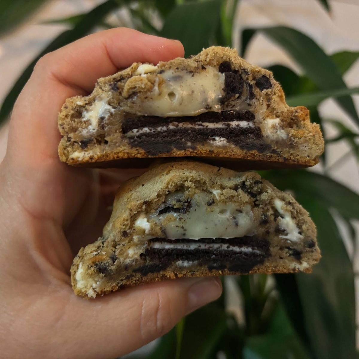 Galleta New York rellena estilo cookies and cream